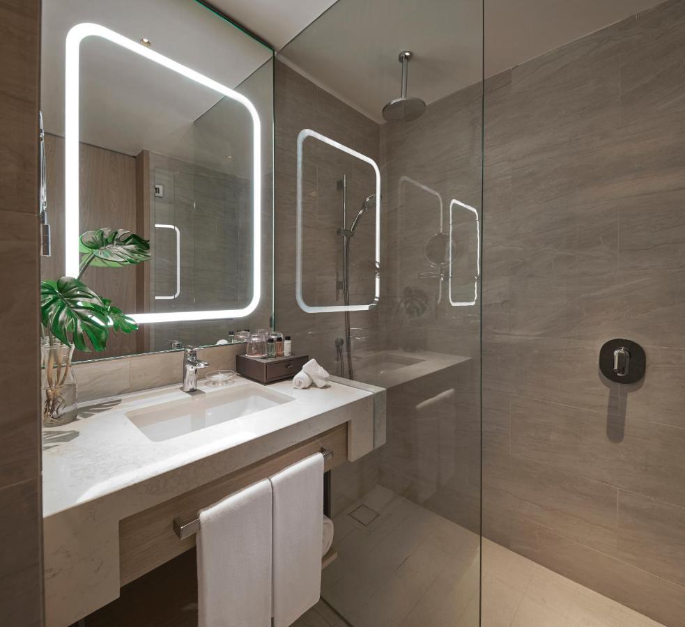 Amari Spice Penang 호텔 바얀레파스 외부 사진 Bathroom
