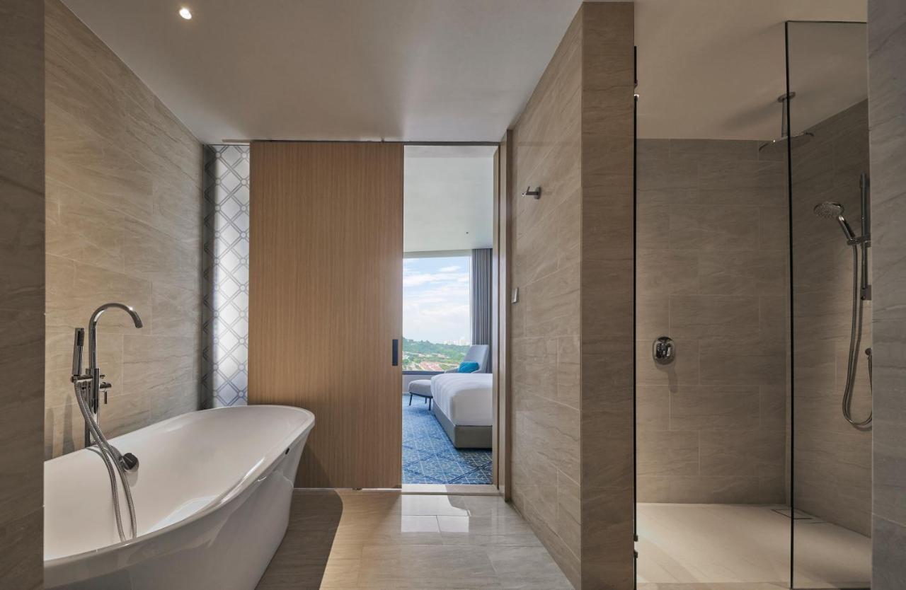 Amari Spice Penang 호텔 바얀레파스 외부 사진 Bathroom